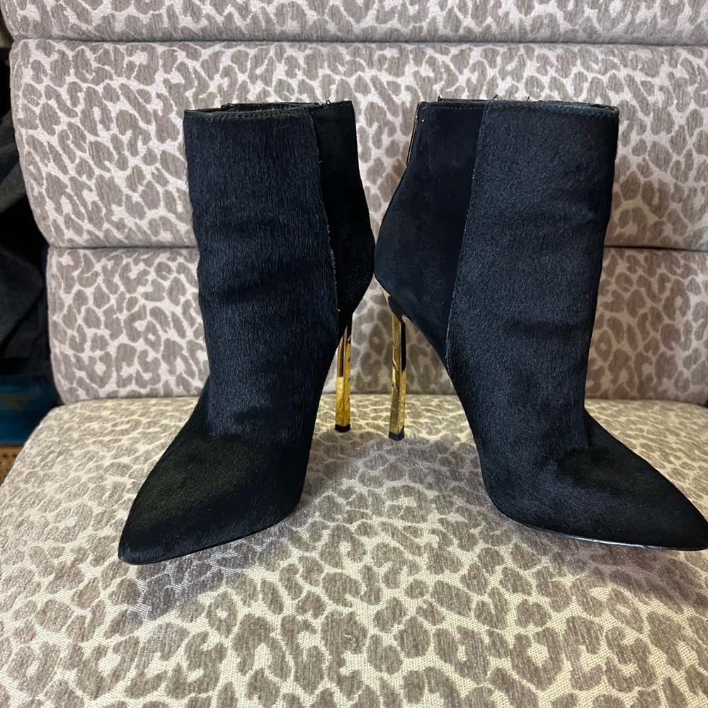 Shoes - Picture 3 of 5